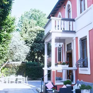  Oda ve Kahvaltı La İtalya